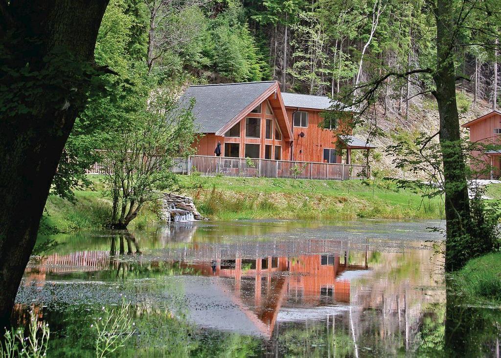 Penvale Lakes Lodges Llangollen Exterior foto
